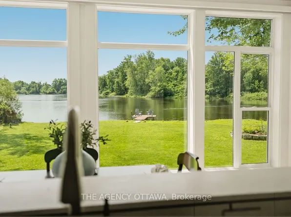 101 Patty Ln, Beckwith, ON K7C 3P1