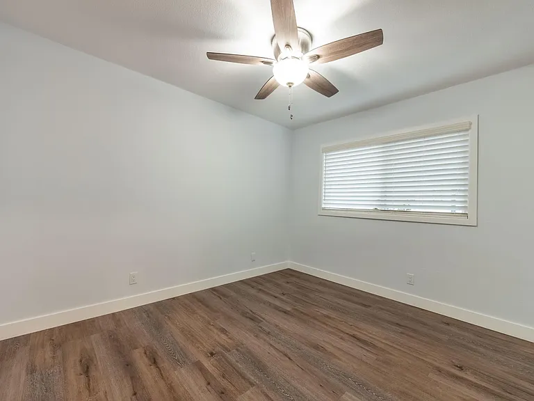 12547 Josephine St — Photo 11