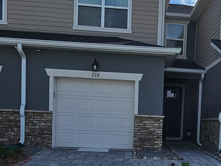 728 Spring Palms Loop — Photo 1
