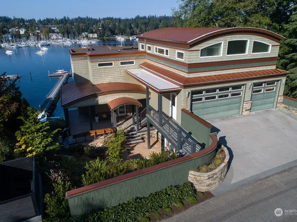 5967 Rose Loop NE, Bainbridge Island, WA 98110