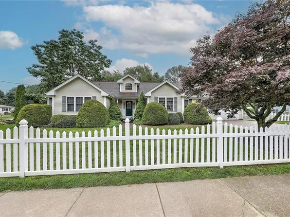 4 Spencer Ct, South Kingstown, RI 02879