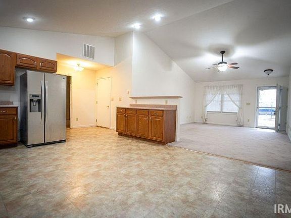 4th image of 4132 NW High Dr