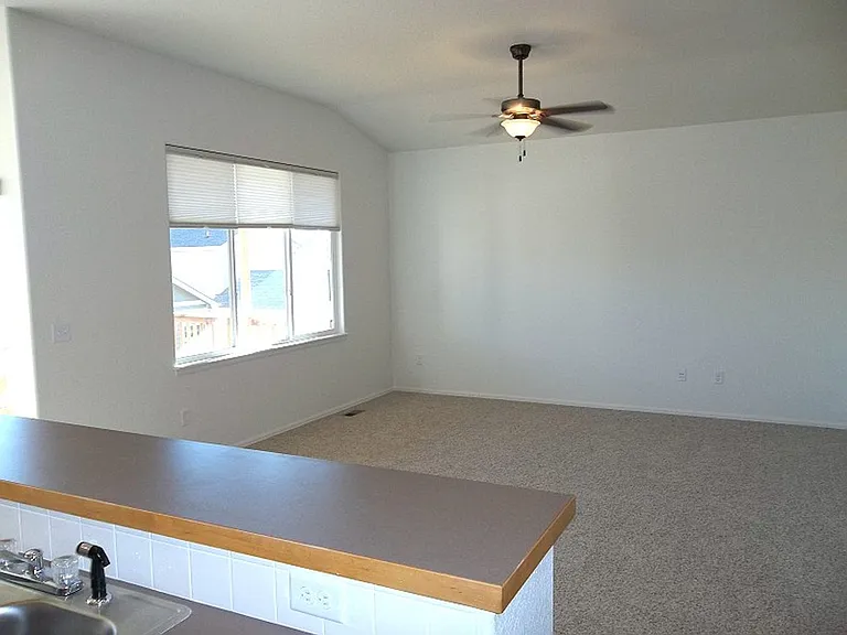 2244 Marshfield Ln — Photo 2