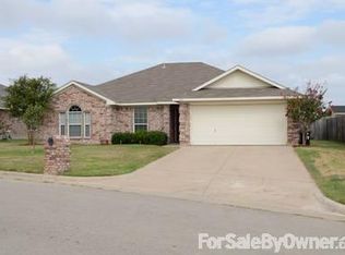 305 Wintergreen Ct, Weatherford, TX 76085