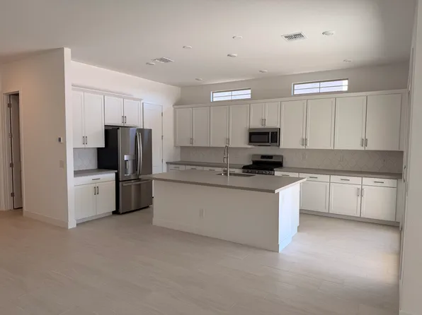 727 W Longwood Dr, San Tan Valley, AZ 85140