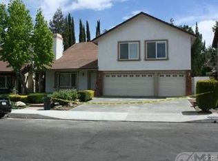 28012 Charles Dr, Santa Clarita, CA 91350