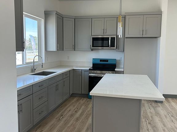3rd image of 9220 E Avenue T6