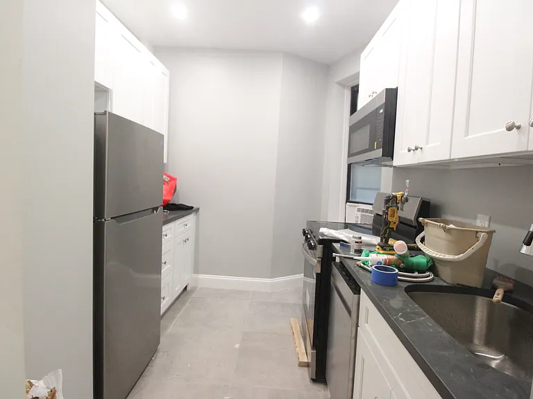 192 Claremont Ave #1D — Photo 2
