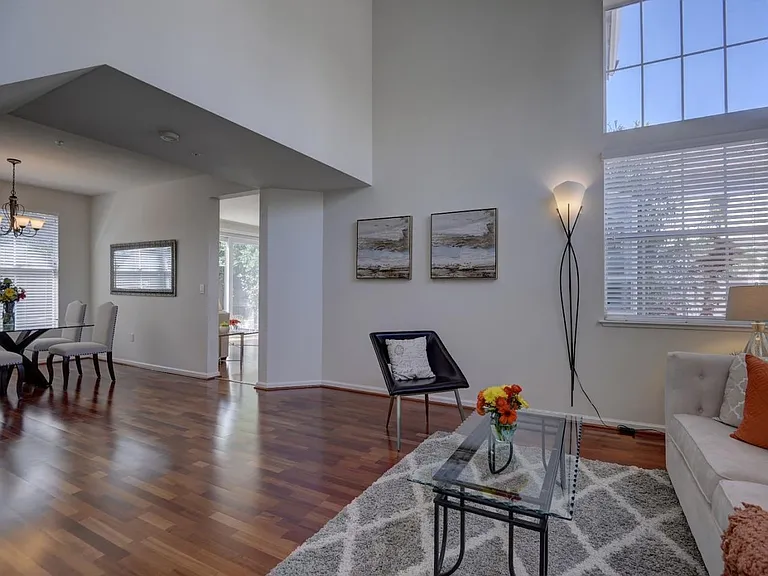 1567 Oak Point Ter — Photo 4