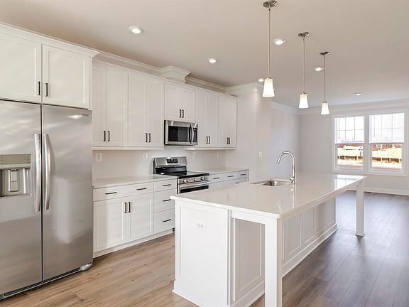 5th image of 791 Park Ridge Dr