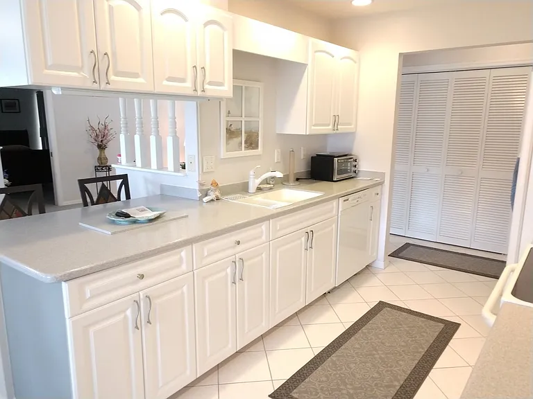 3177 E Village Dr — Photo 20