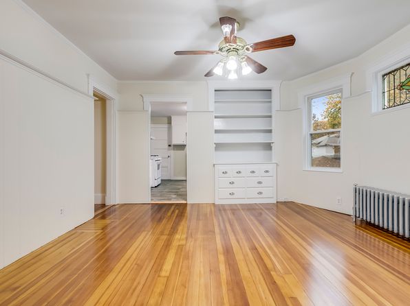 109 Rockdale St Floor 2