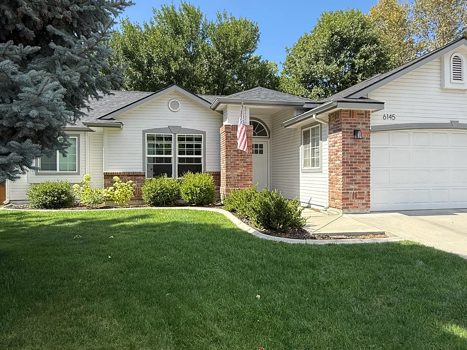 4 bed, 1694 sqft, $2,850 — Photo 1