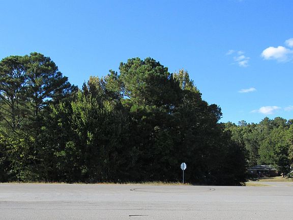 4th image of 3900 Perkerson Dr #Sec-11