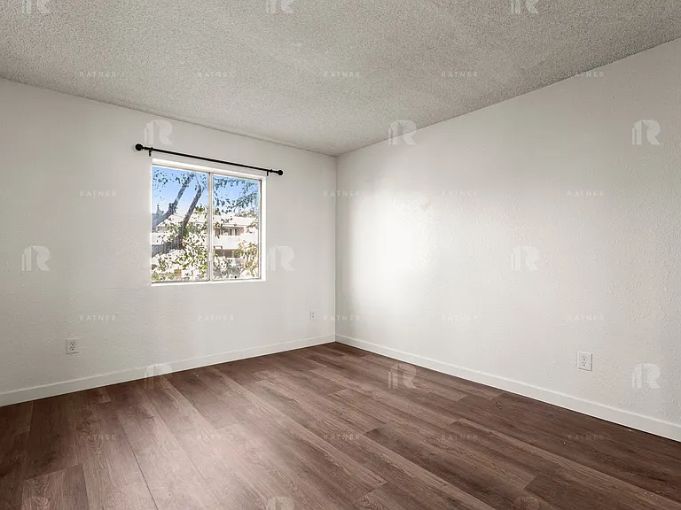 (El/Ti/Yo:B) 5139 White Oak Avenue — Photo 23