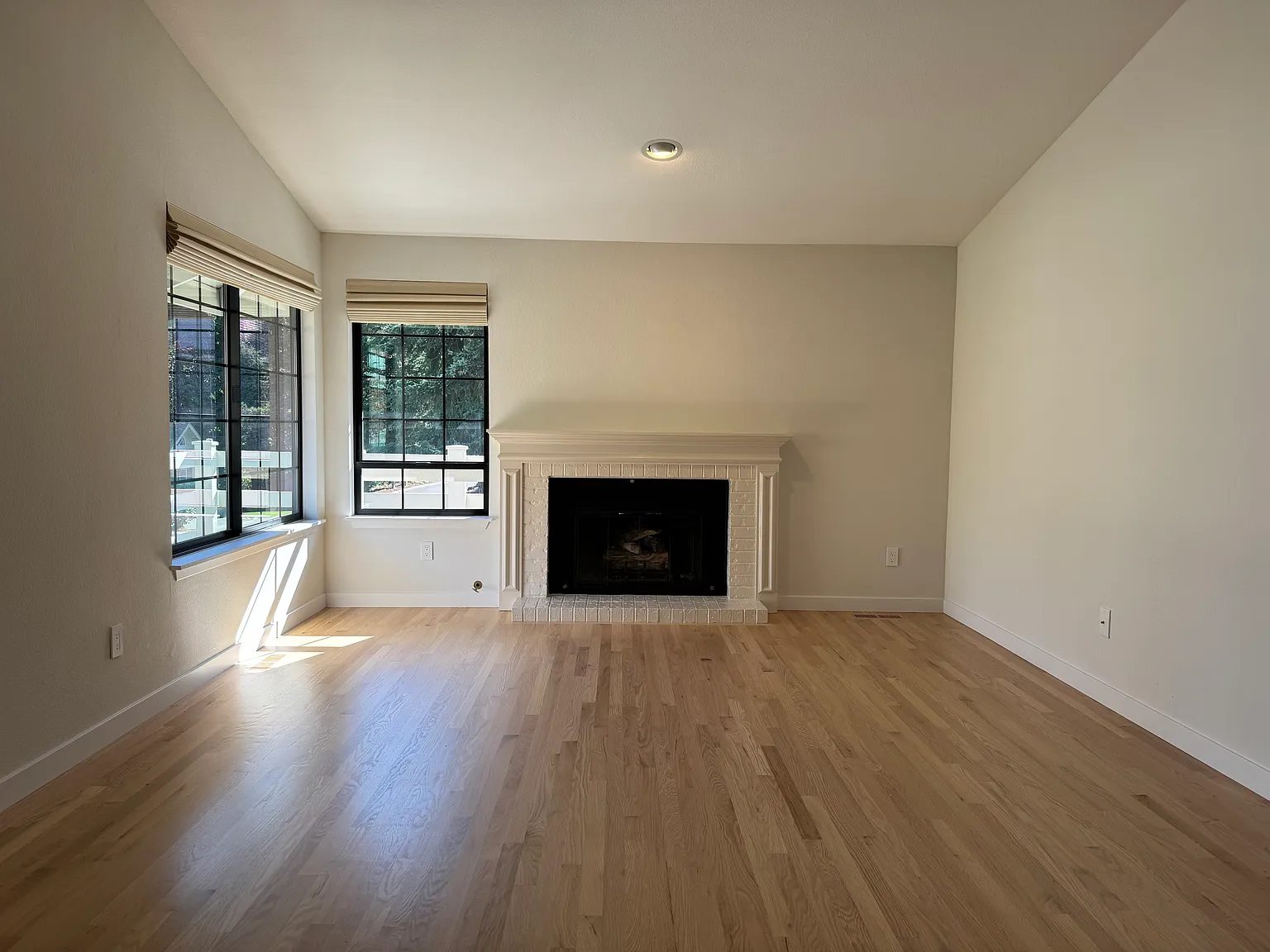 2 bed, 1107 sqft, $3,450 — Photo 3