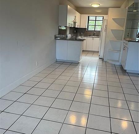 3rd image of 1810 E Oakland Park Blvd APT 17