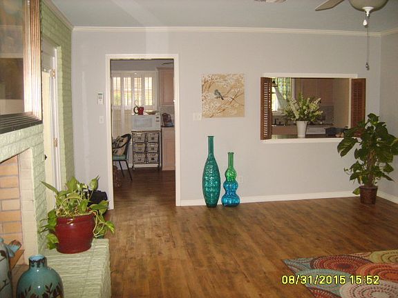 2nd image of 1901 College Dr