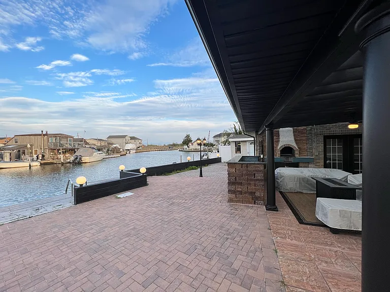 1 Sands Ln — Photo 10