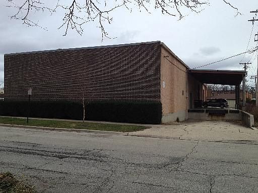 2nd image of 5915 Lincoln Ave