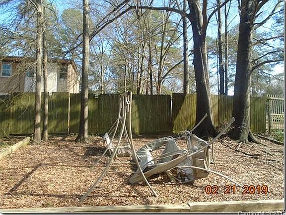 2nd image of 914 Sycamore Ave