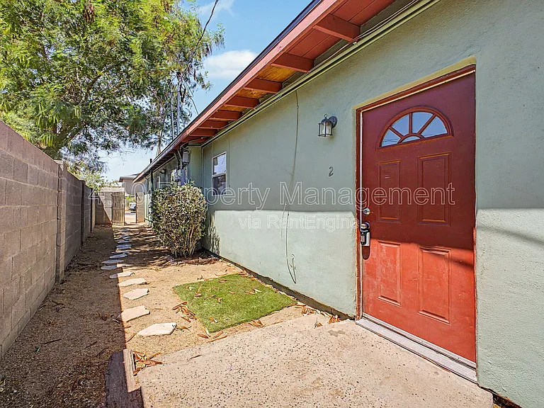 1117 N 13th St #2 — Photo 6