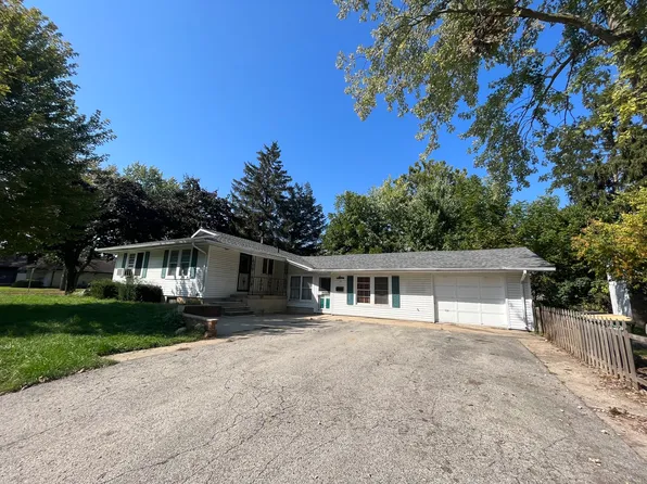 17 E Jones St, Plano, IL 60545