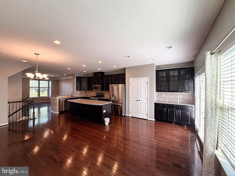 228 Compass Dr — Photo 8