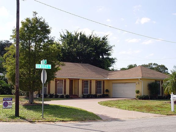 2nd image of 2954 Bentley St