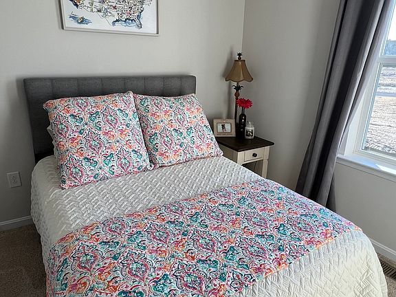 3rd image of 426 Creekbed Cir