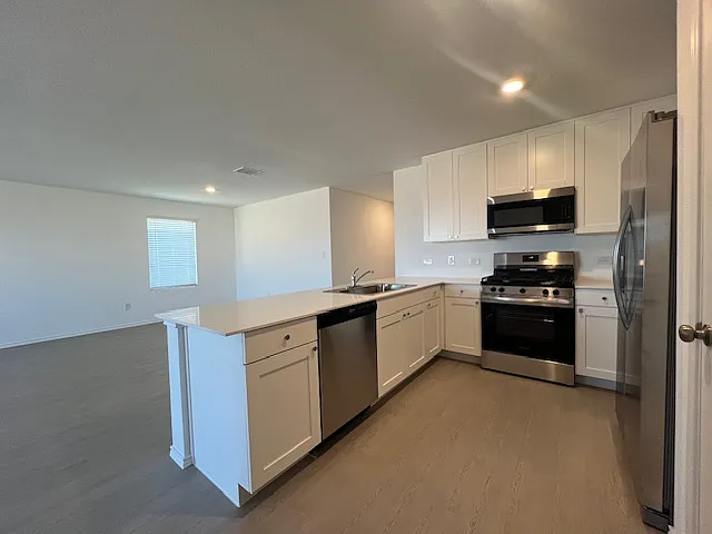 531 Paris St — Photo 10