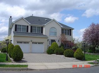 2 Regal Ct, North Brunswick, NJ 08902