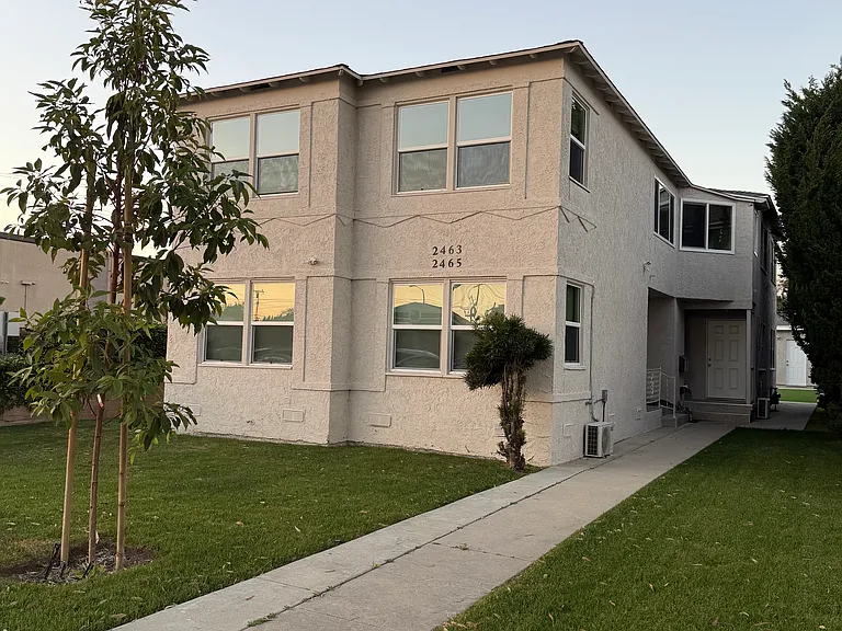 2465 Torrance Blvd — Photo 2