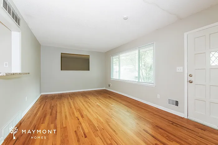 5728 Cedar Ave — Photo 4