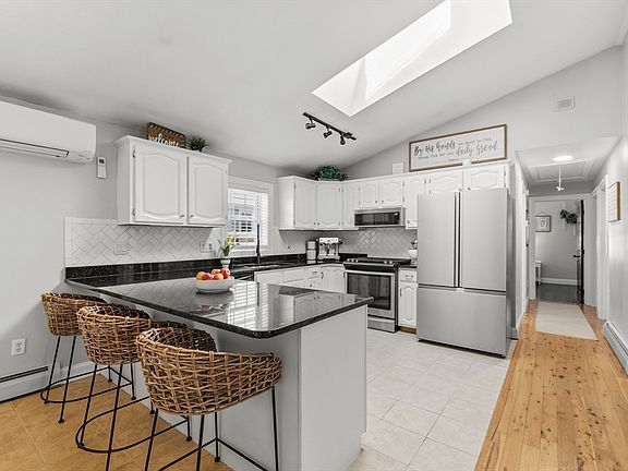 5th image of 58 Bowler St