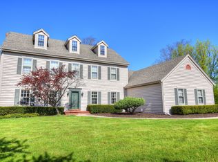 945 Talon Ct, Brookfield, WI 53045