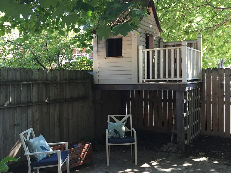 240 E Walnut St — Photo 27