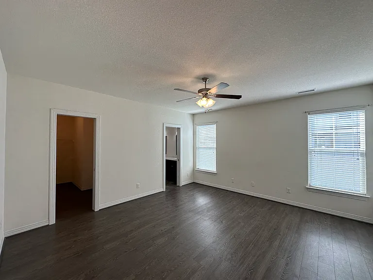 2212 Martlet Ln — Photo 22