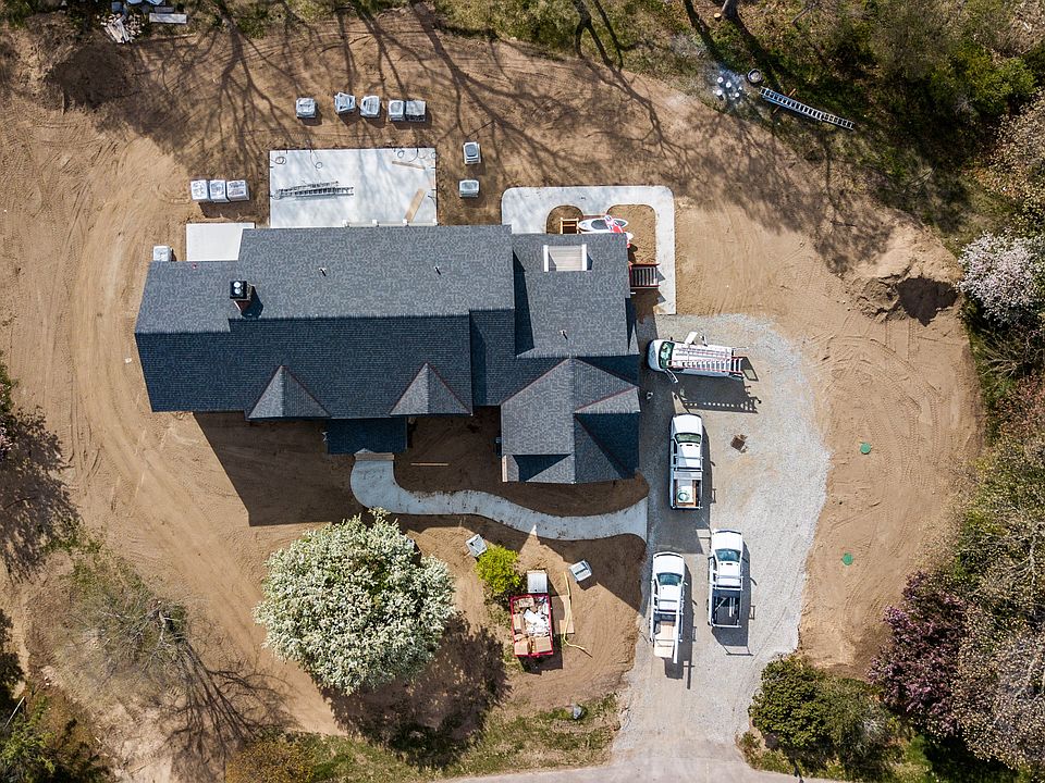 2nd image of 7 Spinnaker Dr