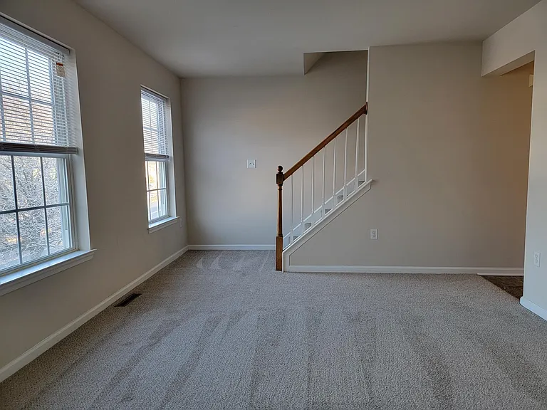 673 Rockwood Dr — Photo 8