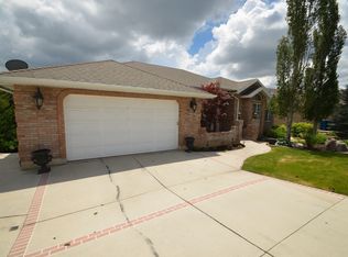 915 E Edgewood Dr, South Ogden, UT 84403