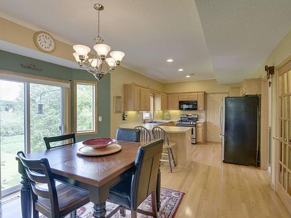3rd image of 29336 Goldenrod St NW