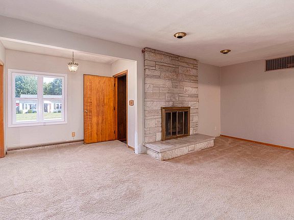 2nd image of 418 Charlotte Rd
