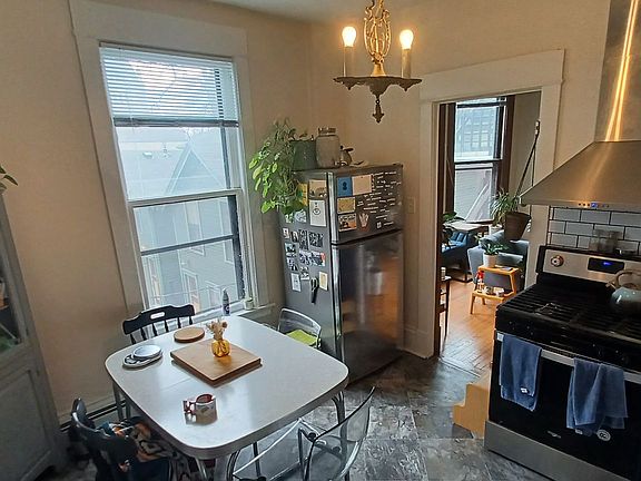 5th image of 301 Dayton Ave APT 7