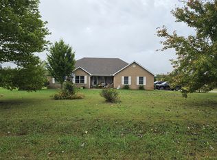 108 Debonair Ct, Gassville, AR 72635