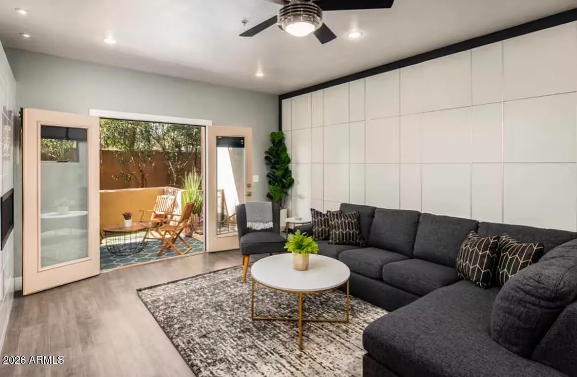 2 bed, 2.0 bath, 1340 sqft, $4,200 — Photo 1