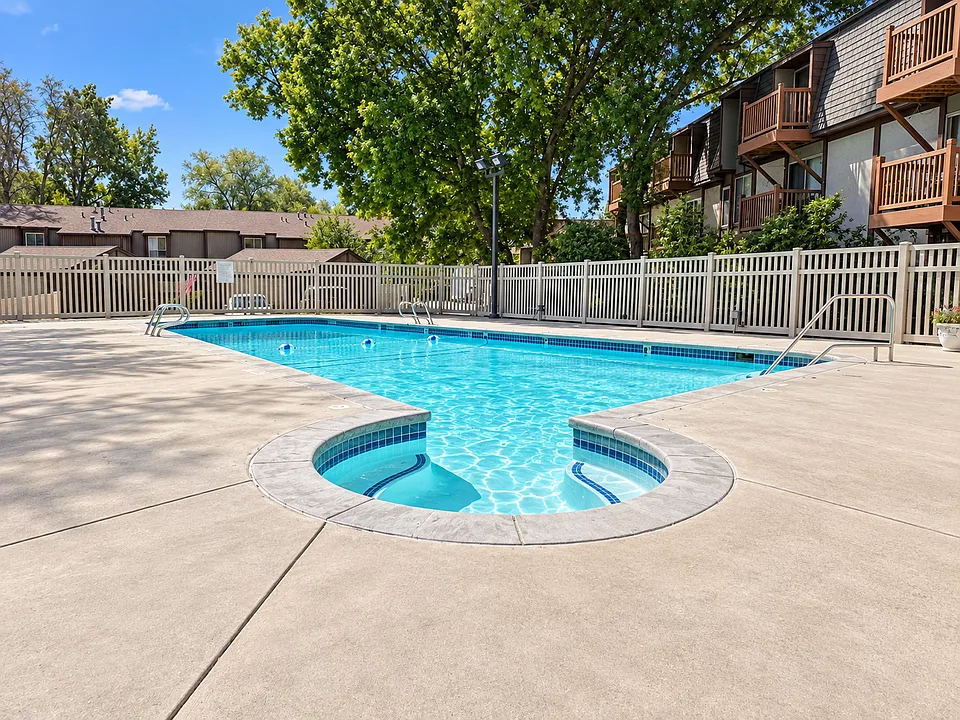 HOA Pool