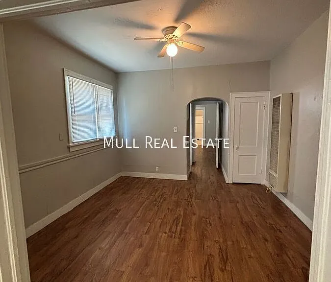 610 E Harrison Ave — Photo 4