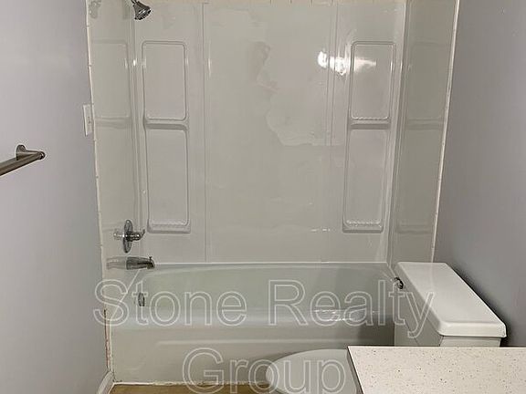 3rd image of 304 Shelby St #9