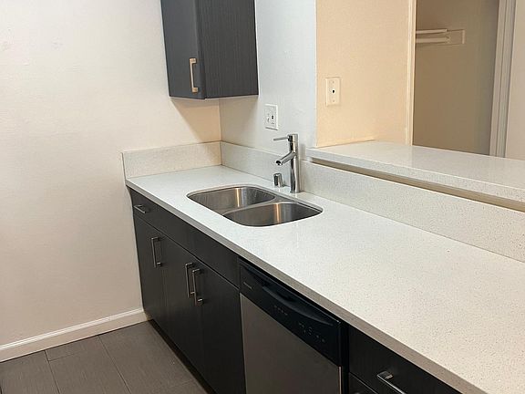 2nd image of 1210 Venice Blvd #203-D
